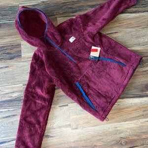 The north face sherpa Hoodie with Navy Accents new with tags size large